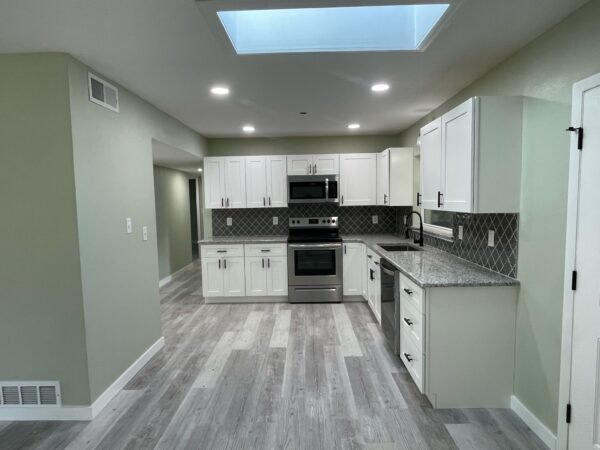 Fix and Flip 2 Graffiti House (16)